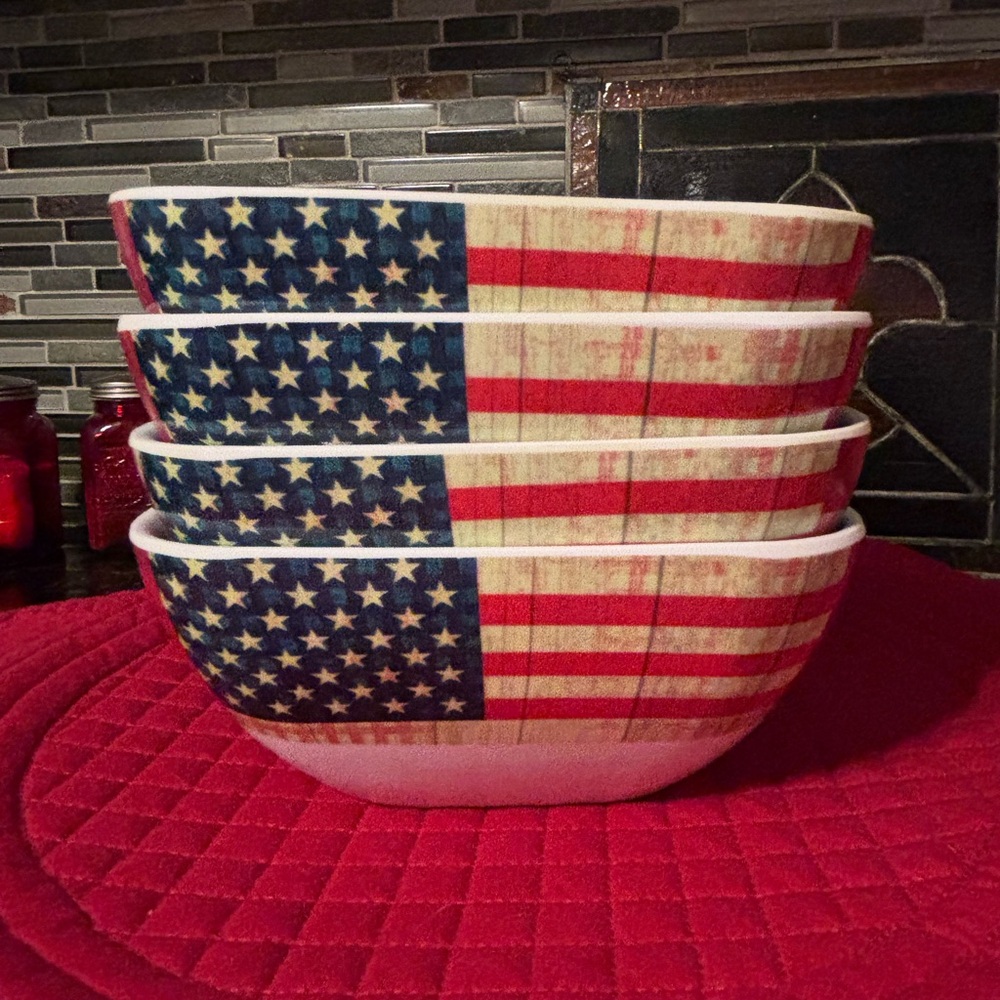 NWT set of four Red, White and Blue American Cookout Square Bowls